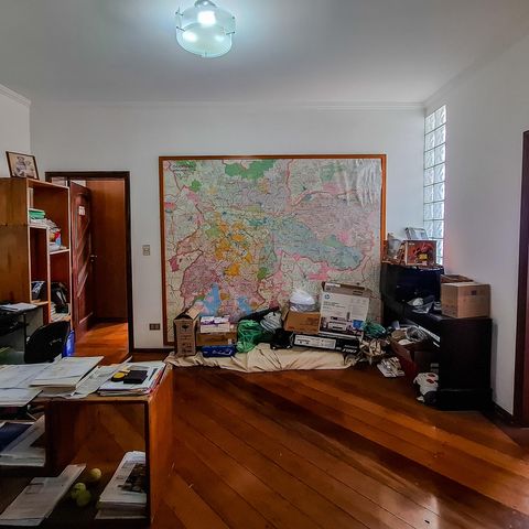 Casa para alugar com 360m², 4 quartos e 4 vagas Casa para alugar com 360m², 4 quartos e 4 vagasEscritório