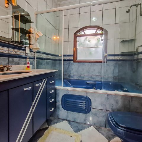 Casa para alugar com 360m², 4 quartos e 4 vagas Casa para alugar com 360m², 4 quartos e 4 vagasBanheiro