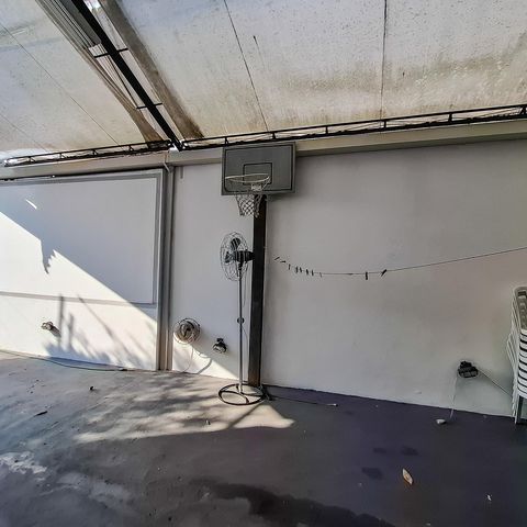 Casa para alugar com 360m², 4 quartos e 4 vagas Casa para alugar com 360m², 4 quartos e 4 vagasÁrea Externa