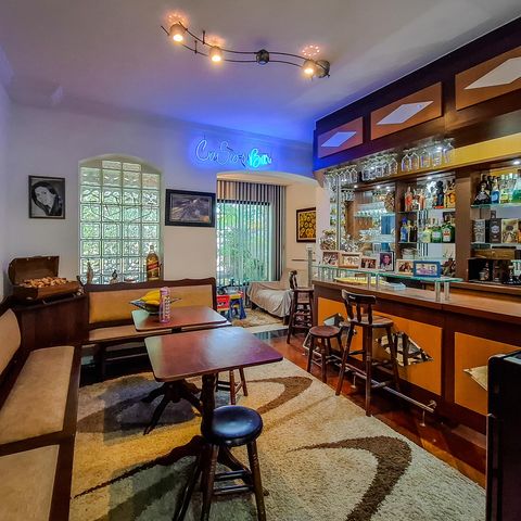 Casa para alugar com 360m², 4 quartos e 4 vagas Casa para alugar com 360m², 4 quartos e 4 vagasSala