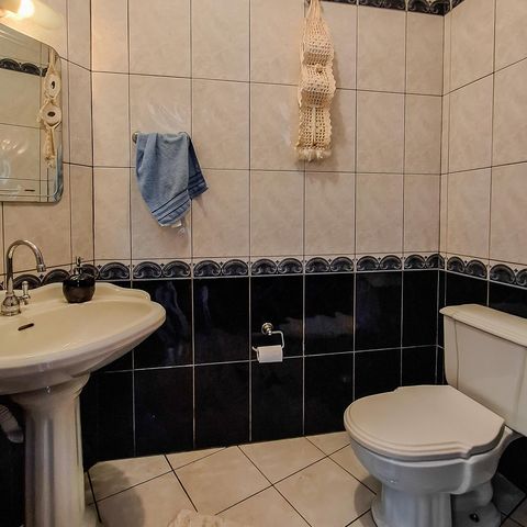 Casa para alugar com 360m², 4 quartos e 4 vagas Casa para alugar com 360m², 4 quartos e 4 vagasBanheiro de Serviço
