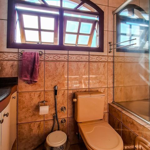 Casa para alugar com 360m², 4 quartos e 4 vagas Casa para alugar com 360m², 4 quartos e 4 vagasBanheiro