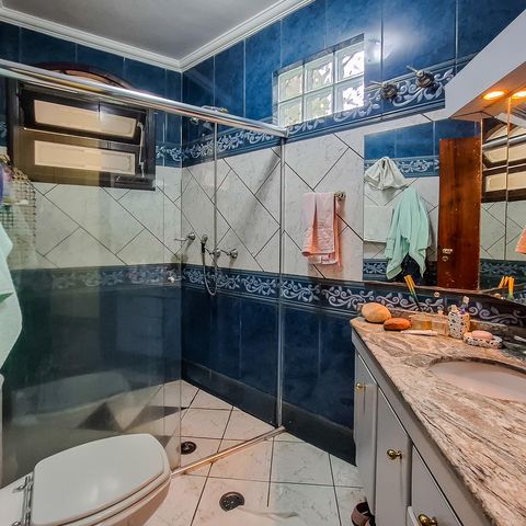 Casa para alugar com 360m², 4 quartos e 4 vagas Casa para alugar com 360m², 4 quartos e 4 vagasBanheiro de Serviço