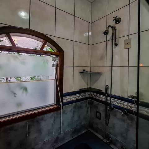 Casa para alugar com 360m², 4 quartos e 4 vagas Casa para alugar com 360m², 4 quartos e 4 vagasBanheiro