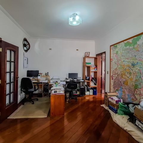 Casa para alugar com 360m², 4 quartos e 4 vagas Casa para alugar com 360m², 4 quartos e 4 vagasEscritório