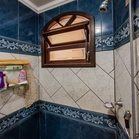 Casa para alugar com 360m², 4 quartos e 4 vagas Casa para alugar com 360m², 4 quartos e 4 vagasBanheiro de Serviço