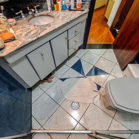Casa para alugar com 360m², 4 quartos e 4 vagas Casa para alugar com 360m², 4 quartos e 4 vagasBanheiro de Serviço