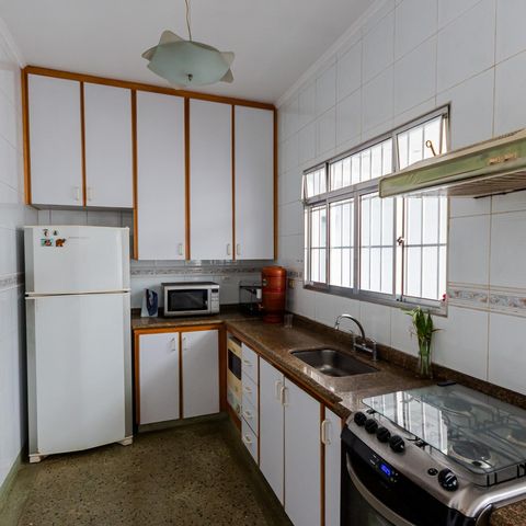 Casa para alugar com 274m², 2 quartos e 6 vagasCozinha