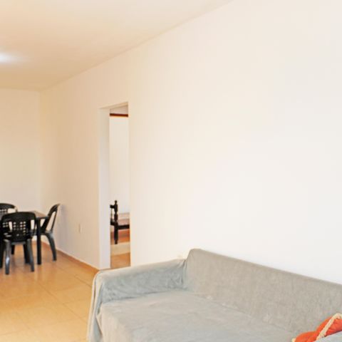 Casa para alugar com 50m², 2 quartos e 2 vagasSala