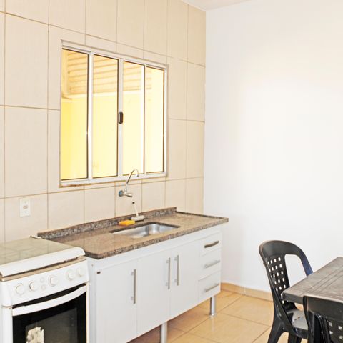 Casa para alugar com 50m², 2 quartos e 2 vagasCozinha