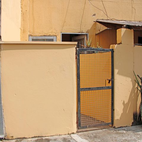 Casa para alugar com 50m², 2 quartos e 2 vagasFachada