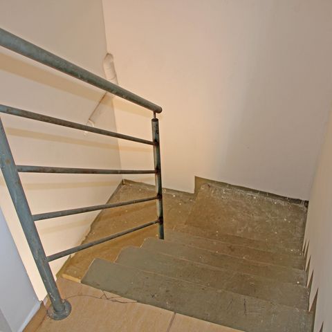 Casa para alugar com 50m², 2 quartos e 2 vagasEscada