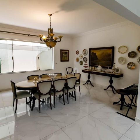 Casa à venda com 800m², 5 quartos e 6 vagas Casa à venda com 800m², 5 quartos e 6 vagasSala 4