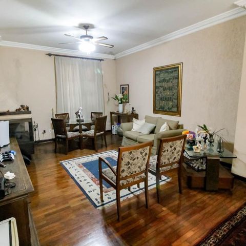 Casa à venda com 800m², 5 quartos e 6 vagas Casa à venda com 800m², 5 quartos e 6 vagasSala 5
