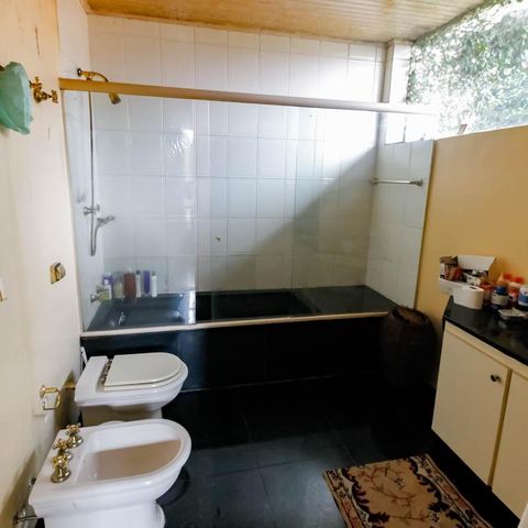 Casa à venda com 800m², 5 quartos e 6 vagas Casa à venda com 800m², 5 quartos e 6 vagasBanheiro da Suíte 1