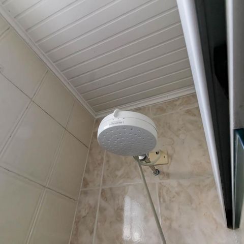 Casa à venda com 800m², 5 quartos e 6 vagas Casa à venda com 800m², 5 quartos e 6 vagasBanheiro - chuveiro