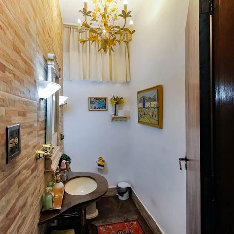 Casa à venda com 800m², 5 quartos e 6 vagas Casa à venda com 800m², 5 quartos e 6 vagasLavabo 2