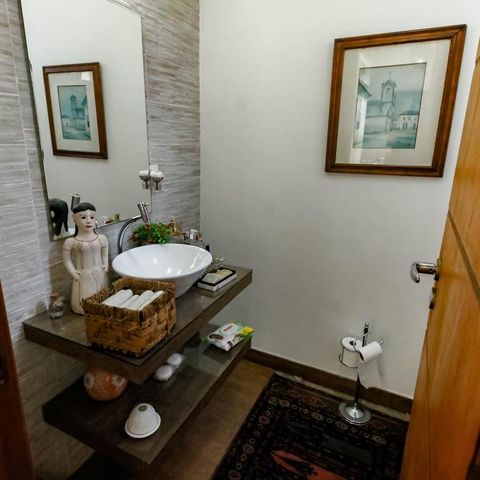 Casa à venda com 800m², 5 quartos e 6 vagas Casa à venda com 800m², 5 quartos e 6 vagasLavabo 1