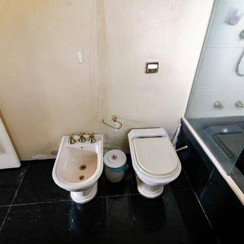 Casa à venda com 800m², 5 quartos e 6 vagas Casa à venda com 800m², 5 quartos e 6 vagasBanheiro da Suíte 1