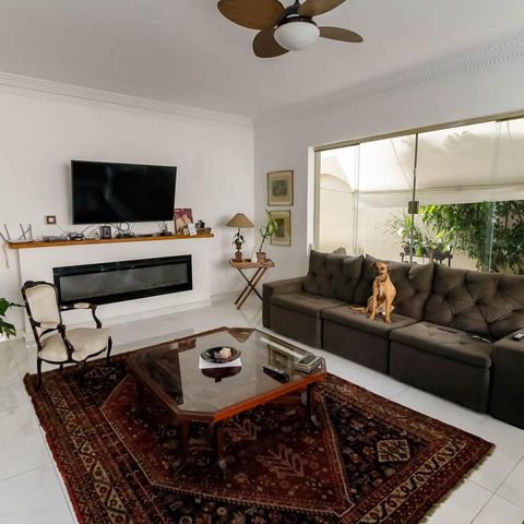 Casa à venda com 800m², 5 quartos e 6 vagas Casa à venda com 800m², 5 quartos e 6 vagasSala 3