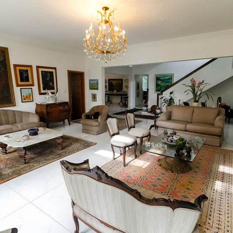 Casa à venda com 800m², 5 quartos e 6 vagas Casa à venda com 800m², 5 quartos e 6 vagasSala 1