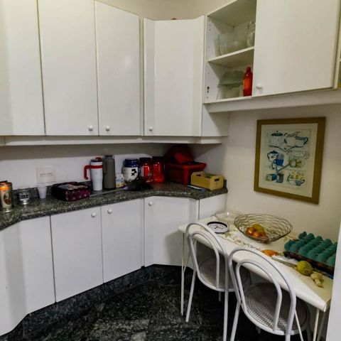Casa à venda com 800m², 5 quartos e 6 vagas Casa à venda com 800m², 5 quartos e 6 vagasDetalhe da cozinha