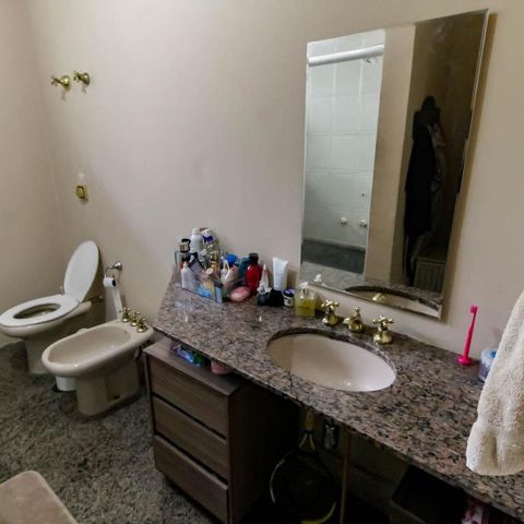 Casa à venda com 800m², 5 quartos e 6 vagas Casa à venda com 800m², 5 quartos e 6 vagasBanheiro da Suíte 2