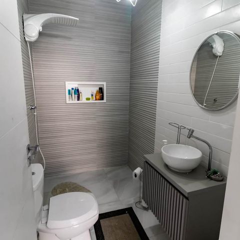 Casa à venda com 800m², 5 quartos e 6 vagas Casa à venda com 800m², 5 quartos e 6 vagasBanheiro - Piscina