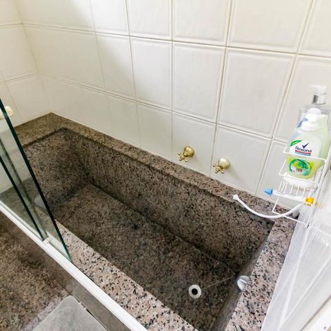 Casa à venda com 800m², 5 quartos e 6 vagas Casa à venda com 800m², 5 quartos e 6 vagasBanheiro da Suíte 3 - banheira