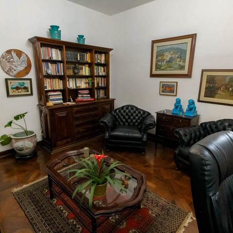 Casa à venda com 800m², 5 quartos e 6 vagas Casa à venda com 800m², 5 quartos e 6 vagasSala 2