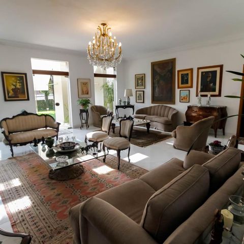 Casa à venda com 800m², 5 quartos e 6 vagas Casa à venda com 800m², 5 quartos e 6 vagasSala 1