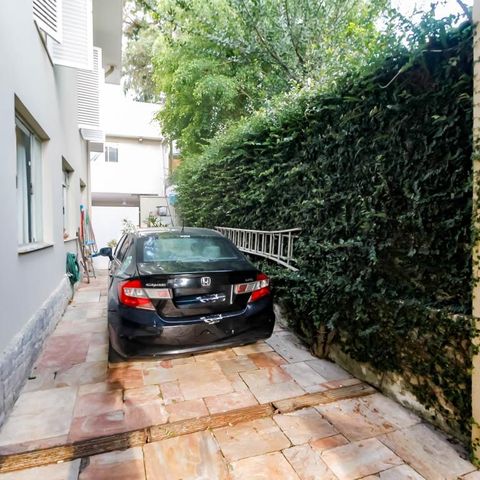 Casa à venda com 800m², 5 quartos e 6 vagas Casa à venda com 800m², 5 quartos e 6 vagasGaragem