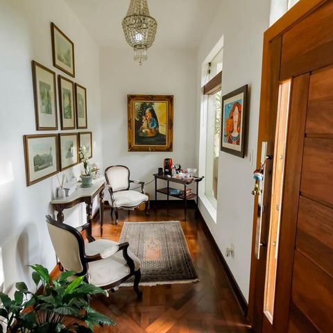 Casa à venda com 800m², 5 quartos e 6 vagas Casa à venda com 800m², 5 quartos e 6 vagasHall entrada