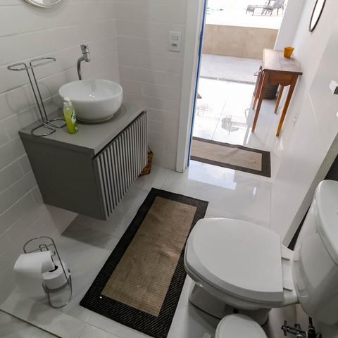 Casa à venda com 800m², 5 quartos e 6 vagas Casa à venda com 800m², 5 quartos e 6 vagasBanheiro - Piscina
