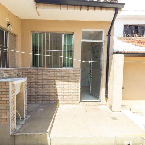 Casa à venda com 40m², 1 quarto e 1 vaga Casa à venda com 40m², 1 quarto e 1 vagaEntrada