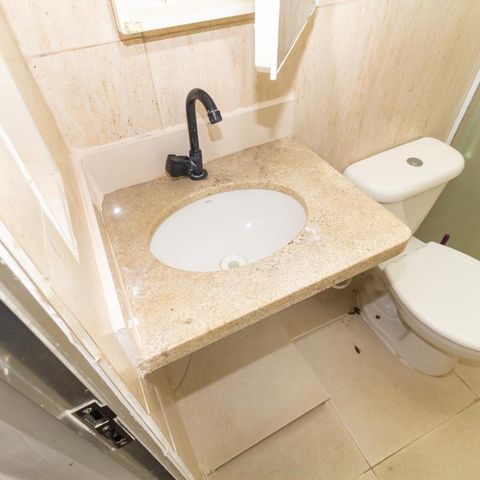 Casa à venda com 40m², 1 quarto e 1 vaga Casa à venda com 40m², 1 quarto e 1 vagaBanheiro