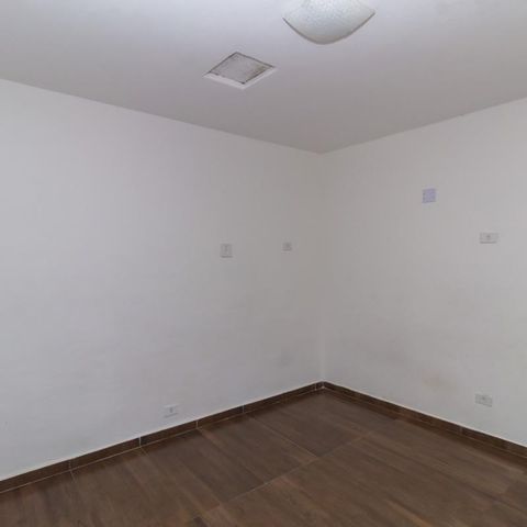 Casa à venda com 40m², 1 quarto e 1 vaga Casa à venda com 40m², 1 quarto e 1 vagaSala