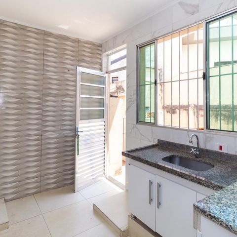 Casa à venda com 40m², 1 quarto e 1 vaga Casa à venda com 40m², 1 quarto e 1 vagaCozinha