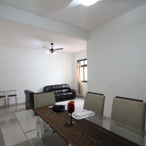 Casa à venda com 260m², 5 quartos e 3 vagasSala