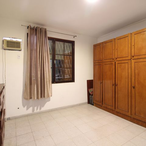 Casa à venda com 260m², 5 quartos e 3 vagasSuíte