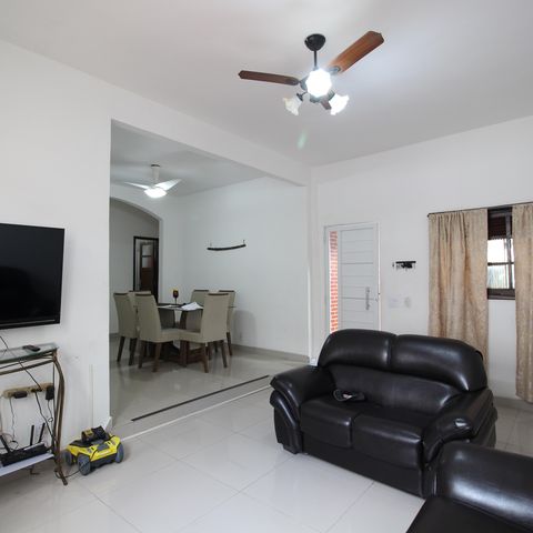 Casa à venda com 260m², 5 quartos e 3 vagasSala