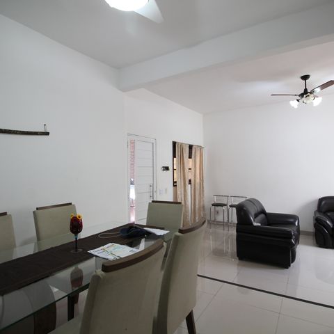 Casa à venda com 260m², 5 quartos e 3 vagasSala