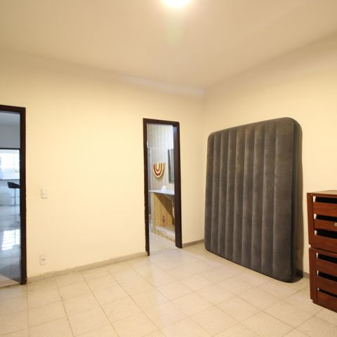 Casa à venda com 260m², 5 quartos e 3 vagasSuíte