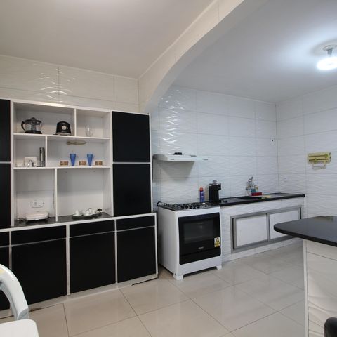 Casa à venda com 260m², 5 quartos e 3 vagasCozinha