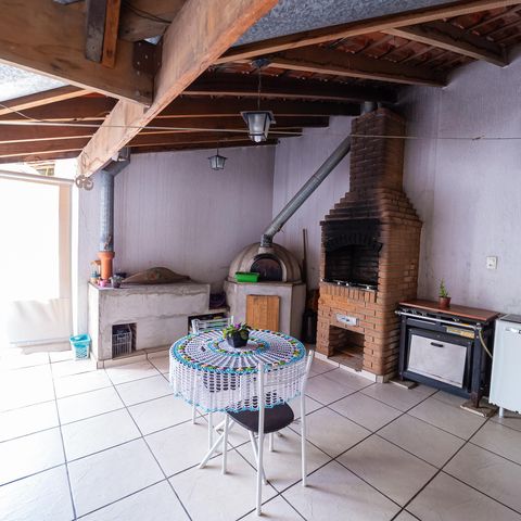 Casa à venda com 250m², 3 quartos e 2 vagas Casa à venda com 250m², 3 quartos e 2 vagasÁrea gourmet