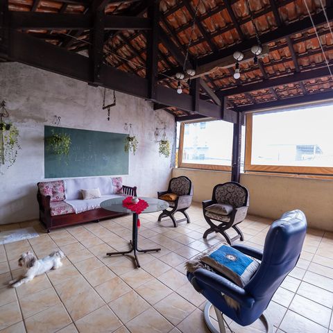 Casa à venda com 250m², 3 quartos e 2 vagas Casa à venda com 250m², 3 quartos e 2 vagasVaranda