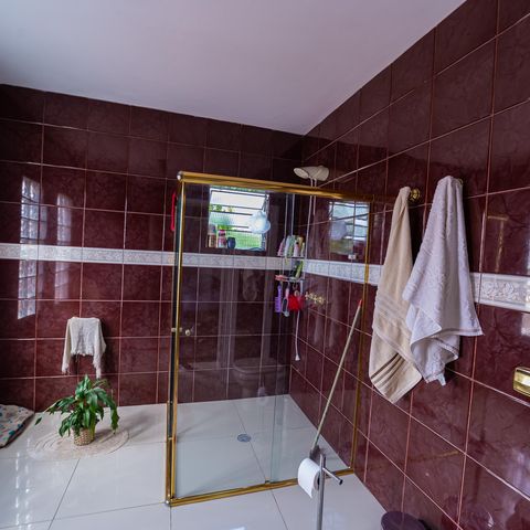 Casa à venda com 250m², 3 quartos e 2 vagas Casa à venda com 250m², 3 quartos e 2 vagasBanheiro do Quarto 3