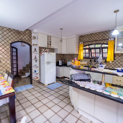 Casa à venda com 250m², 3 quartos e 2 vagas Casa à venda com 250m², 3 quartos e 2 vagasCozinha