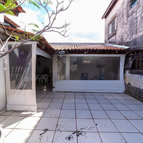 Casa à venda com 250m², 3 quartos e 2 vagas Casa à venda com 250m², 3 quartos e 2 vagasQuintal
