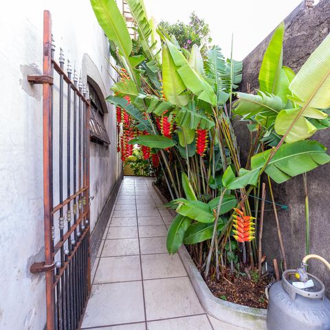 Casa à venda com 250m², 3 quartos e 2 vagas Casa à venda com 250m², 3 quartos e 2 vagasQuintal
